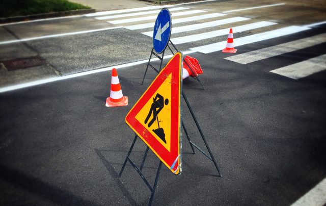 Noleggio cartelli e attrezzature per cantieri stradali a Milano. Allestimento in...